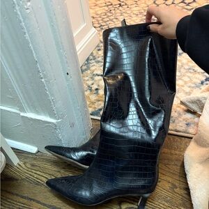 Chic Black Croc-Embossed Heeled Boots